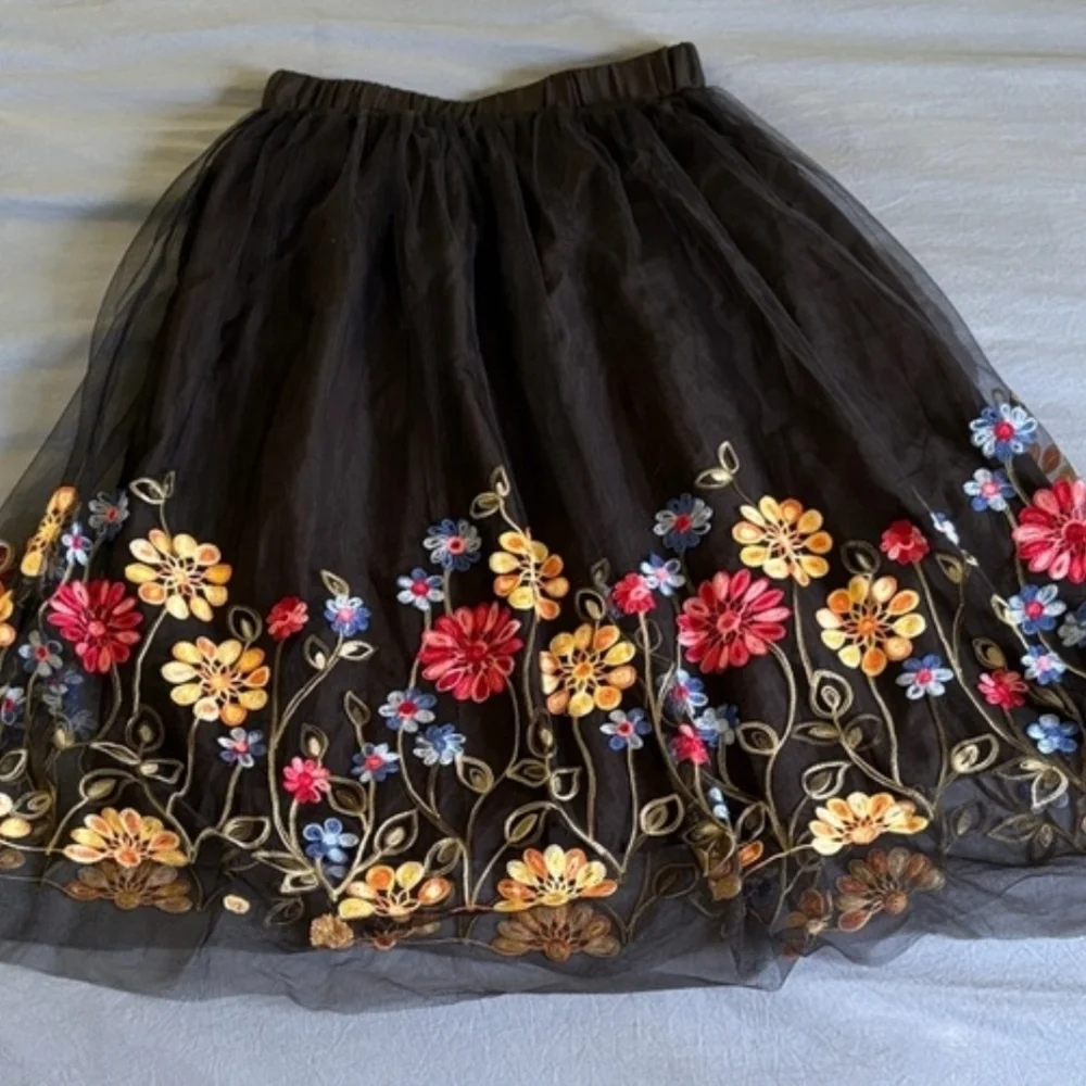 NWOT Black Floral Embroidered Tulle Skirt Sz XL - Picture 1 of 4